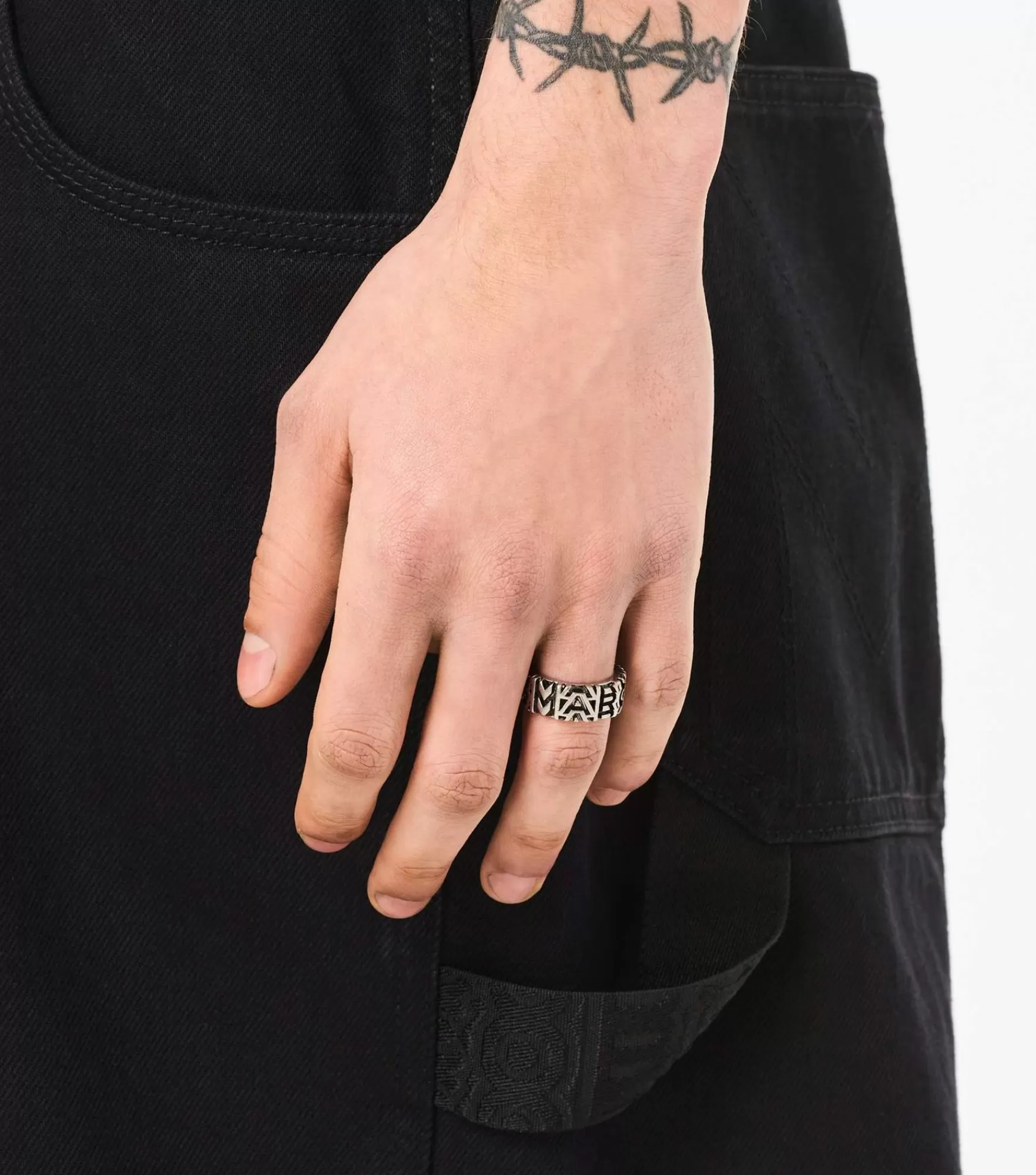 Marc Jacobs Rings<The Monogram Engraved Ring